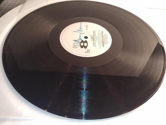Friends Of Matthew - Out There! - Pulse-8 Records - ORIGINAL Official PRESSING! QUALITY Easrly 90s BREAKS! Condition EXCELLENT!