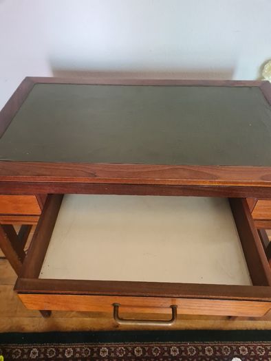 Tidy attractive hall table / small office desk