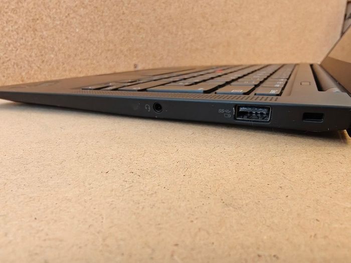 Lenovo X1 Carbon Gen9 Laptop | i5 vPro | 16GB | 256GB | 14" Touchscreen | Win11
