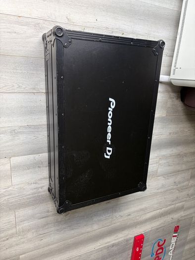 Pioneer DJ Rev 7 (with original pioneer travel case & decksaver