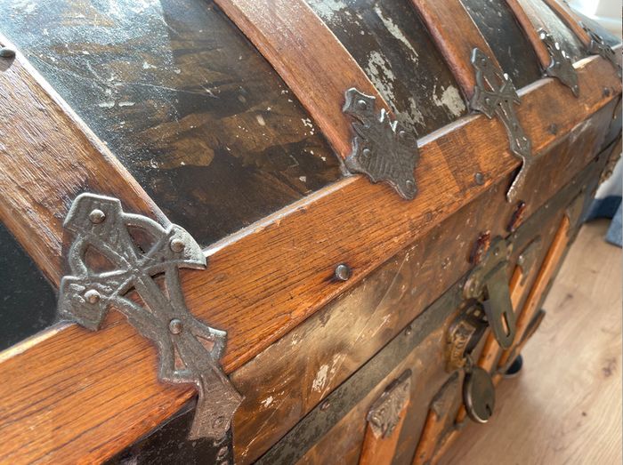 Vintage American Dome-Top Steamer Trunk / Storage Chest