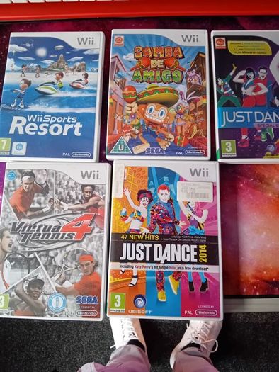 2 Nintendo Wii consoles