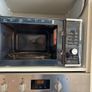 Microwave oven Image 2