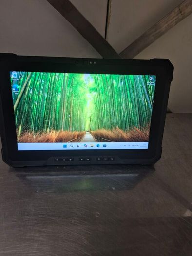 Dell Rugged 7220 Extreme 2in1,i5 8th gen,8gb,256 ssd,Windows 11
