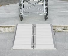 Loading Ramp Wheelchair Access Ramp Folding Non-Slip Load Capacity 270 kg