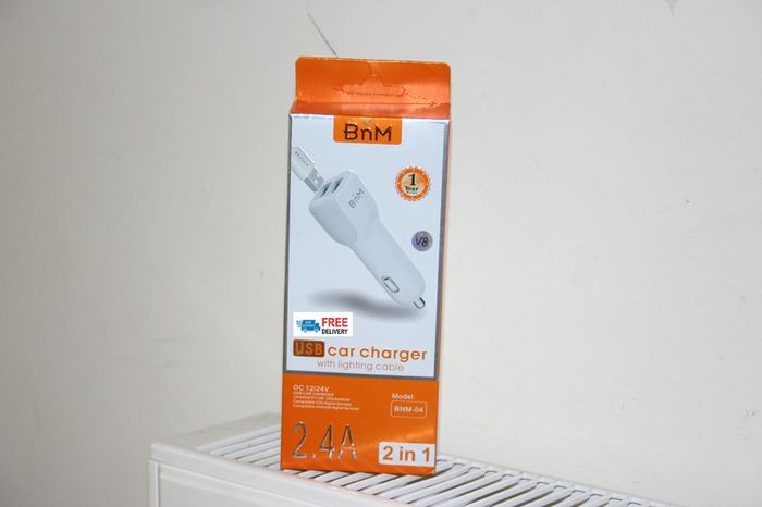 BNM 2.4 Amp In Car Charger with Lightning USB Cable 1m Detachable white