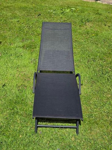 Sunbed with Waterproof Padding