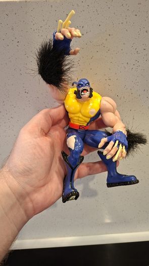 Vintage X-Men ToyBiz Marvel Bone Claws Wolverine Figure RARE deluxe figure