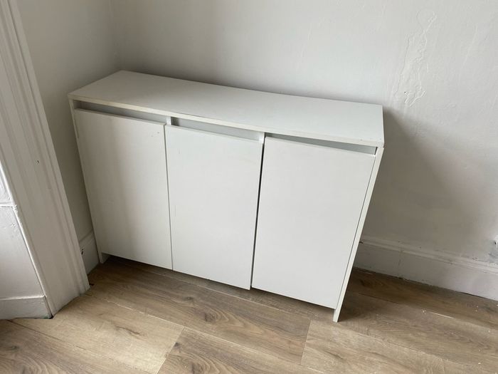 Free standing cabinet