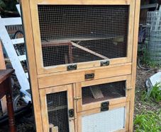 Indoor rabbit hutch
