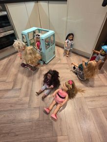 8 x My Generation Dolls & Ice Cream Van