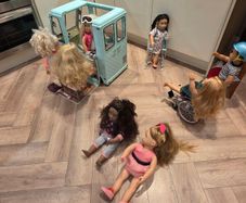 8 x My Generation Dolls & Ice Cream Van