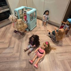 8 x My Generation Dolls & Ice Cream Van