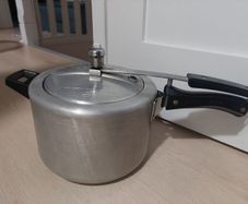 pressure cooker