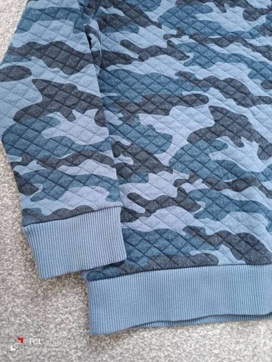 boy's jumper. Age 7/8