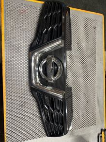Nissan Qashqai j10 front grille