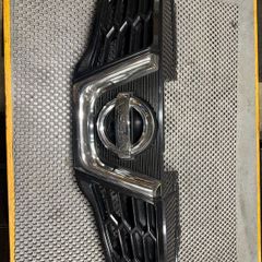 Nissan Qashqai j10 front grille