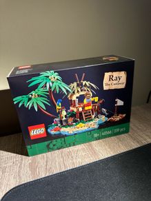Lego Ray The Castaway Gwp Limited Edition (Brand New Unopened)