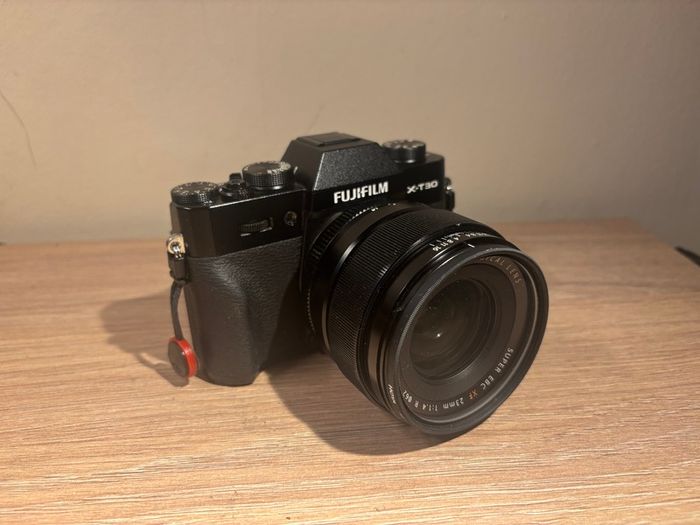Fujifilm Fujinon XF 23mm f/1.4 R camera lens