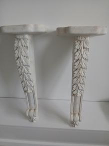 Pair of decorative wall corbels