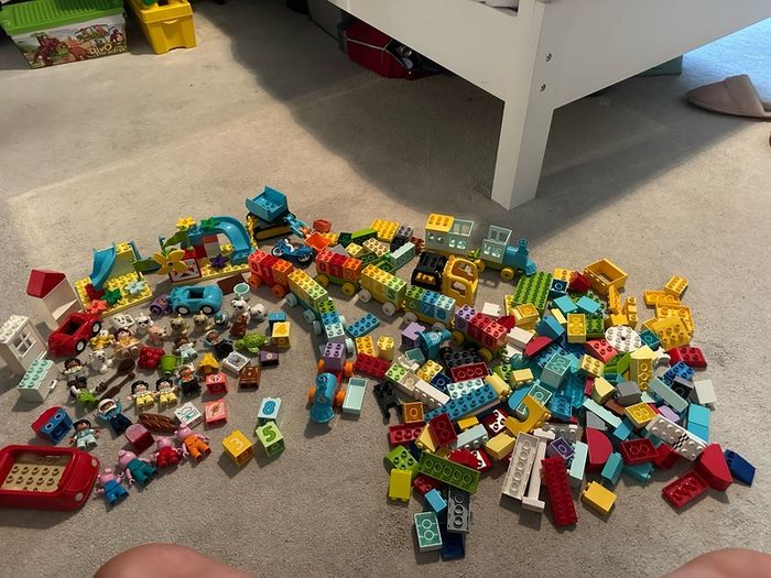 Huge Lego Duplo Joblot / bricks / mini figs / accessories