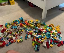 Huge Lego Duplo Joblot / bricks / mini figs / accessories
