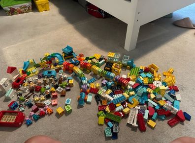 Huge Lego Duplo Joblot / bricks / mini figs / accessories