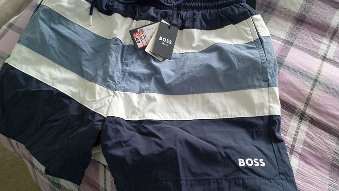mens boss &Tommy shorts xl
