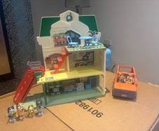 Bluey supermarket and car
