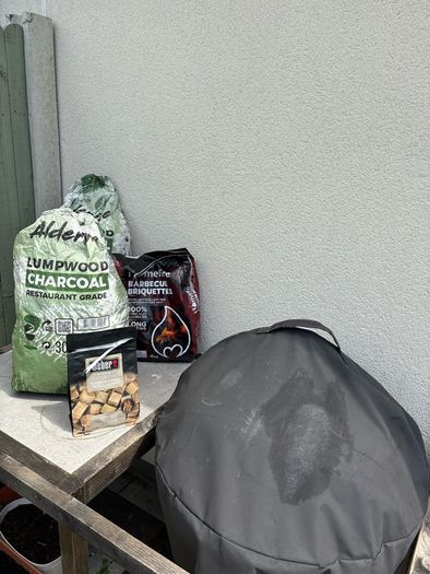 Weber Master Touch 57cm Includes Cover & Extras