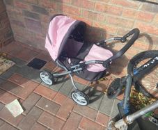 Toy buggy / pram