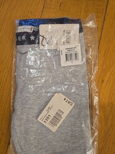 Tommy Hilfiger T-shirt & leggings age 4/5