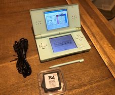 Nintendo DS Lite - Turquoise - With R4 Game card - #373