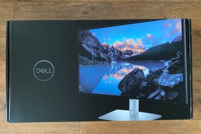Dell UltraSharp U2724DE 27" Thunderbolt Hub Monitor, Brand New & Unopened