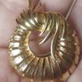 Vintage gold tone brooch. Image 6