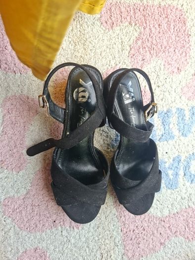 Black summery heels