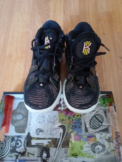Size 4 kyrie 7 basketball runners