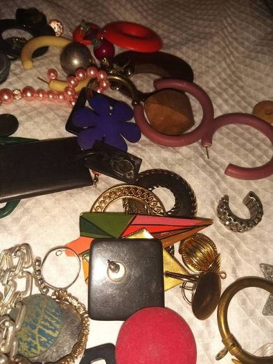 Broken Jewellery