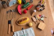 Kids pretend play kitchen equipement