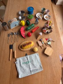 Kids pretend play kitchen equipement