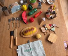 Kids pretend play kitchen equipement