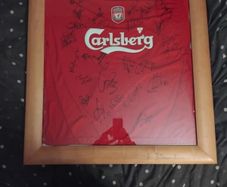 Memorabilia official matchday liverpool jersey framed signed shirt 04/05 season
