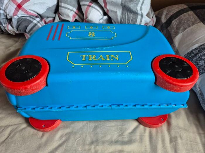 Boys wheelie travel case