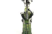 Wine bottle holder