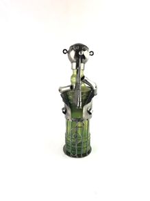 Wine bottle holder