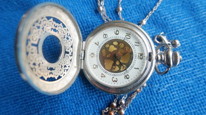 Vintage Smooth Quartz Pocket Watch
