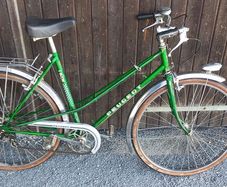 Ladies Vintage Peugeot bicycle  Beautiful bike original  original solid everything  works Great Nice