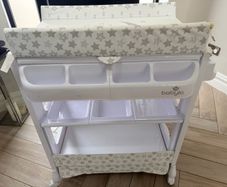 Babylo bath and baby changer