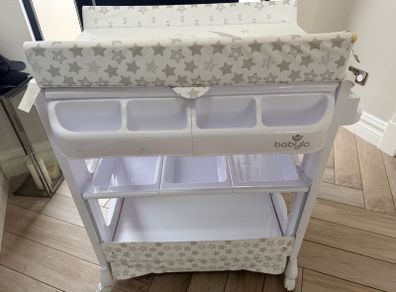 Babylo bath and baby changer