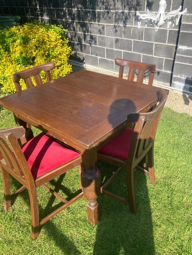 vintage table and chairs